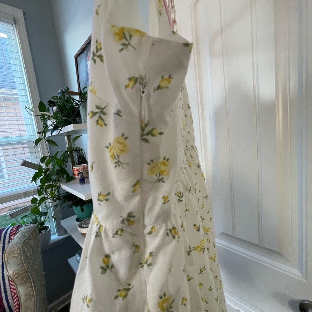 🆕 H&M Divided Summer White and Yellow Floral Dress Sz Large - Picture 6 of 7